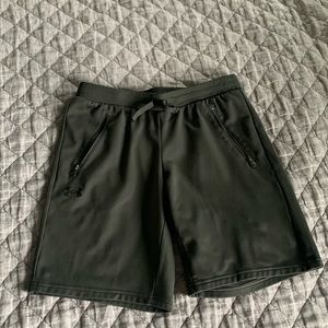 Boys dark green under Armour shorts
